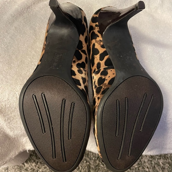 Opened toe cheetah print heels size 11 like new. - Picture 4 of 7